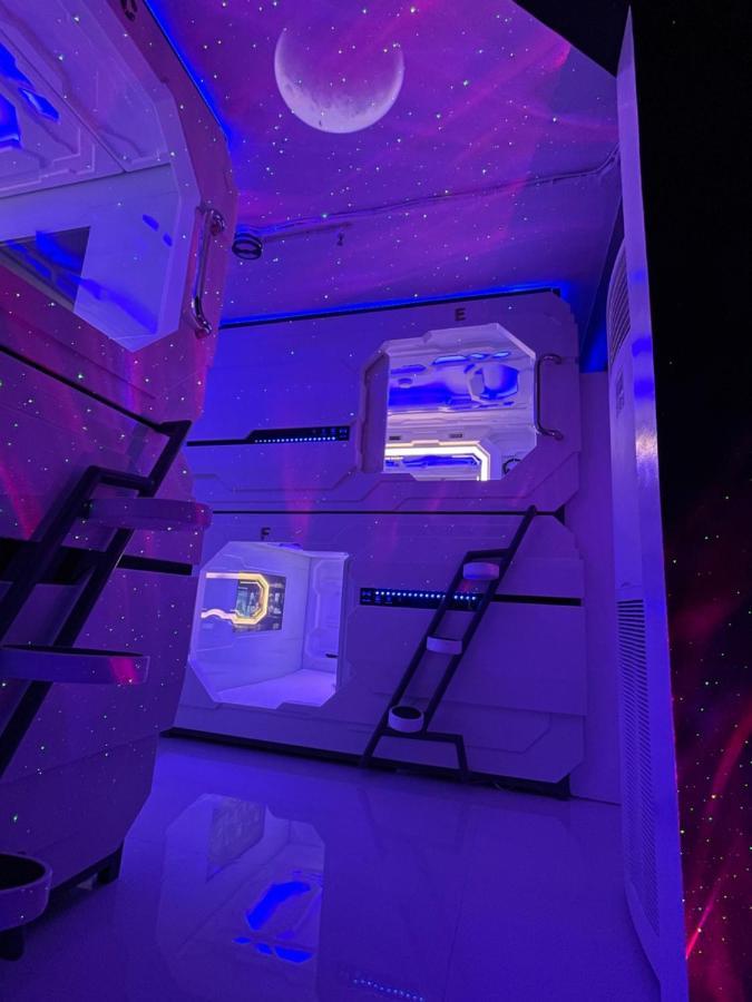 Bmax Spacepods Sleep In Space - 4Mins From Mactan Airport Lapu-Lapu City Exterior photo